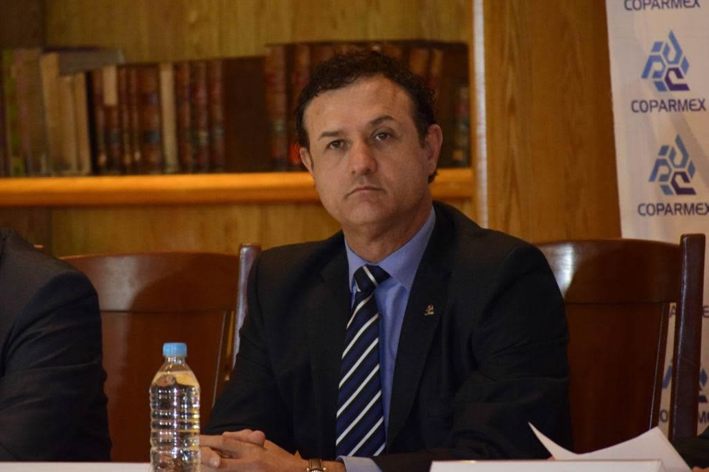 El presidente de COPARMEX-CDMX, Jesús Padilla Zenteno aseguró que la nueva Constitución certeza jurídica no sólo a los habitantes de la capital sino también a quienes ven en ella un destino de inversión.