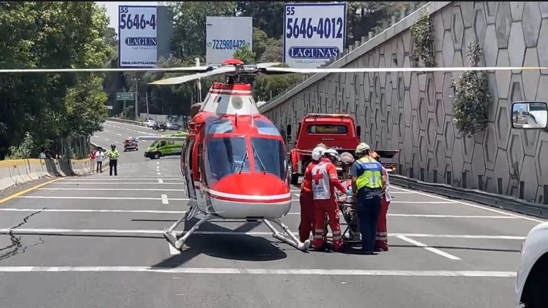 Protección Civil estatal, Grupo Relámpagos y SUEM atienden accidente en la carretera federal México-Toluca