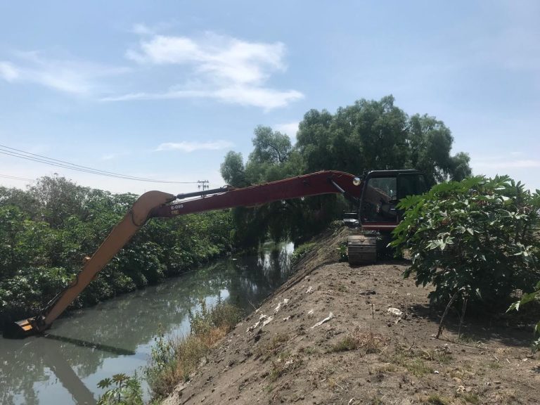 Apoya CAEM en el rescate de humedal y limpieza de canales en Cuautitlán Izcalli