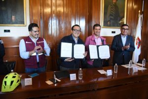 Firman Secretaría de Movilidad y Gobierno de Toluca acuerdo para instalar “Bici Pública” en la capital del estado