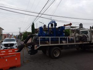 Gobierno del Estado de México comienza la desinfección en cisternas y casas habitación en Chalco, lleva agua potable a las 600 familias damnificadas