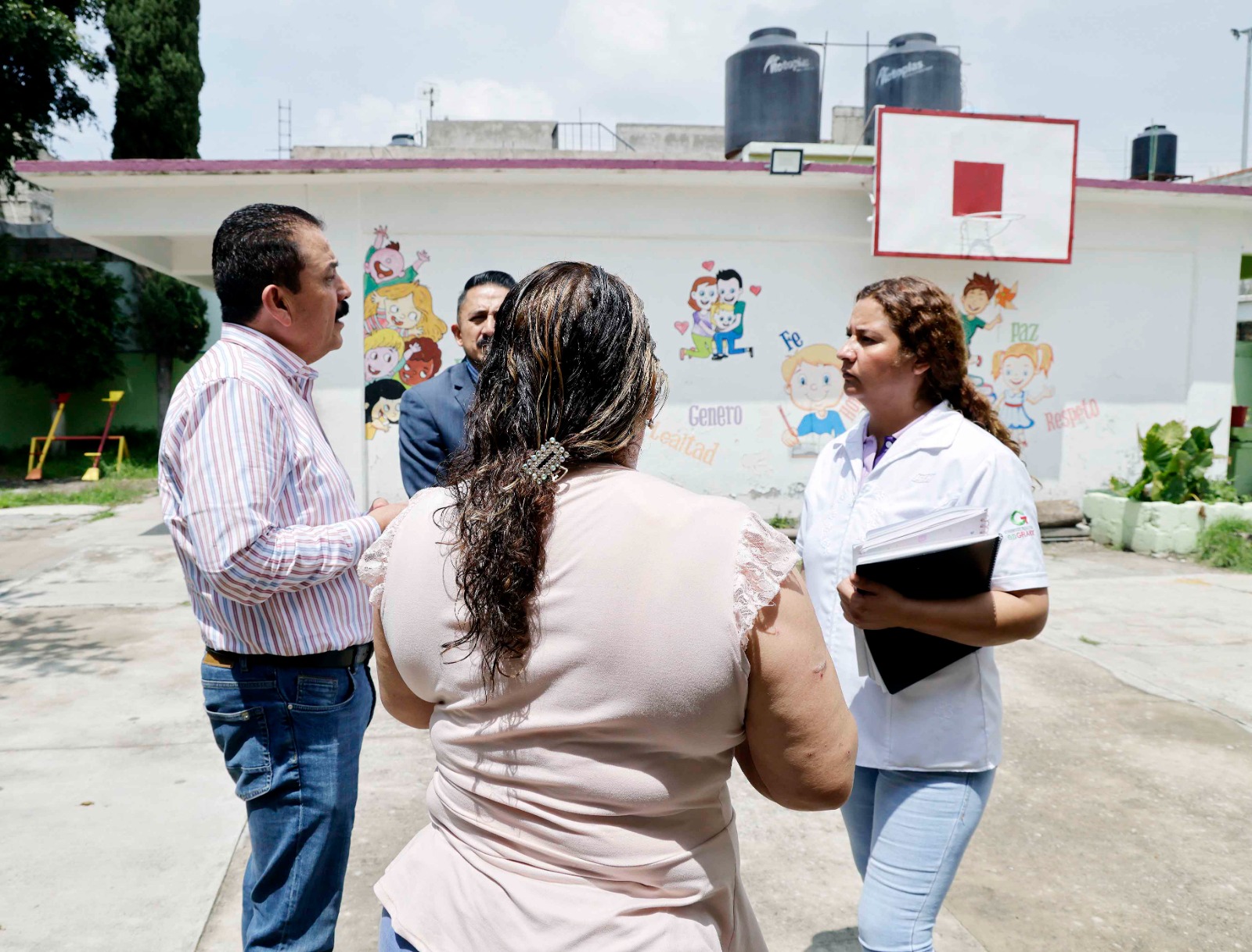 Regresan a clases 22 escuelas ubicadas en la zona afectada por las lluvias en Chalco: SECTI