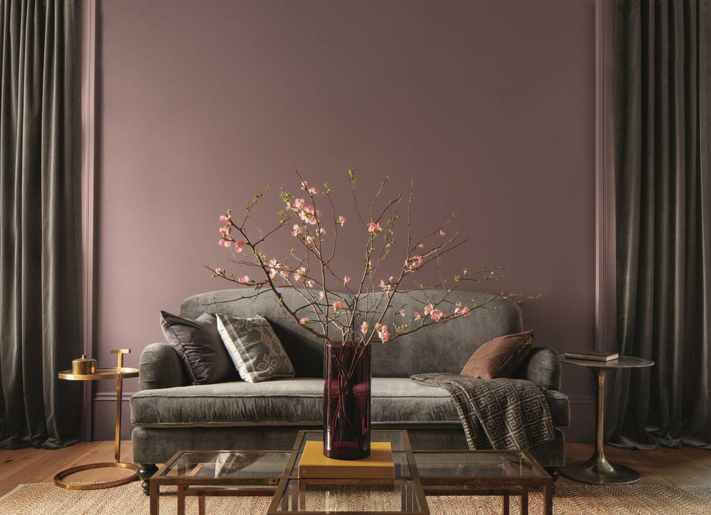 El Color del Año 2025 de Benjamin Moore: Cinnamon Slate 2113-40