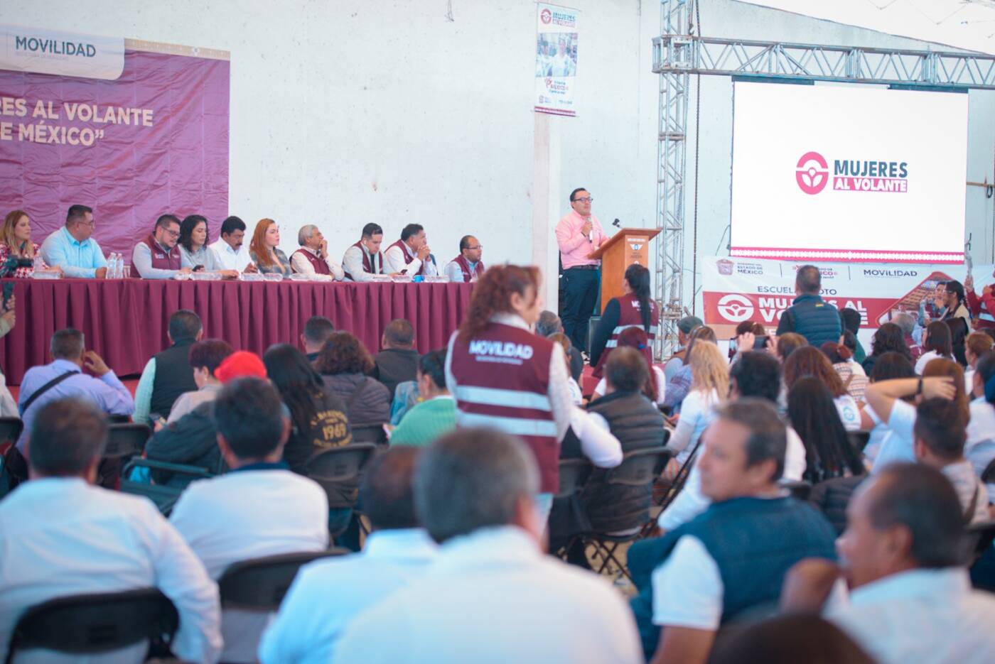 Participan 80 operadoras del transporte público del EdoMéx en tercera generación de “Mujeres al Volante”