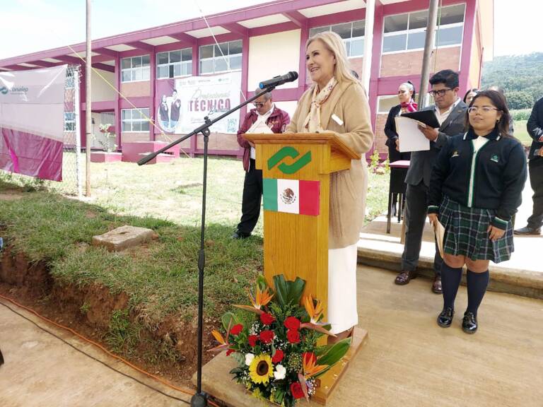 Impulsa EdoMéx Educación Dual con nuevos convenios en Valle de Bravo