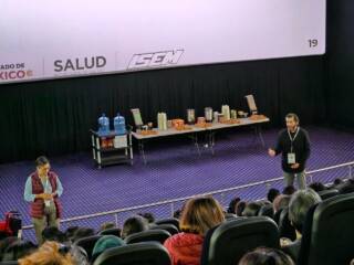 Capacita Salud EdoMéx a personal de complejos cinematográficos para garantizar la higiene en alimentos y bebidas