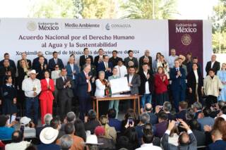 Firma Gobernadora Delfina Gómez Álvarez el Acuerdo Nacional por el Derecho Humano al Agua y la Sustentabilidad encabezado por la Presidenta Claudia Sheinbaum Pardo