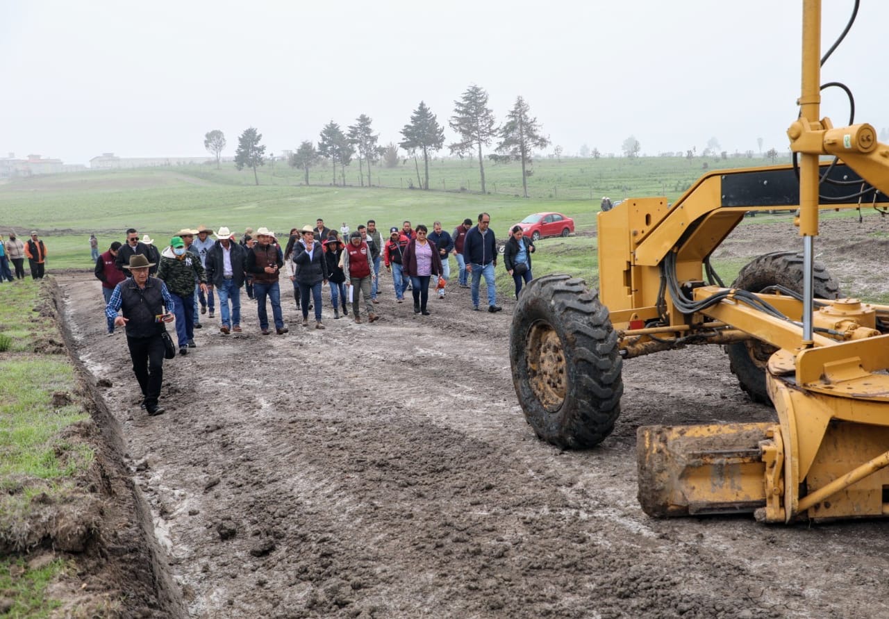 Rehabilita y construye Gobernadora Delfina Gómez Álvarez más de mil kilómetros de caminos rurales