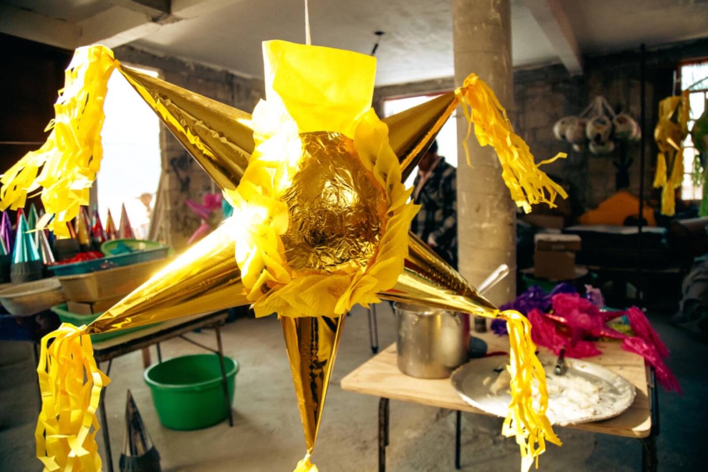 Ven al Estado de México a elaborar tu propia piñata; existe más de 300 talleres artesanales para vivir esta experiencia