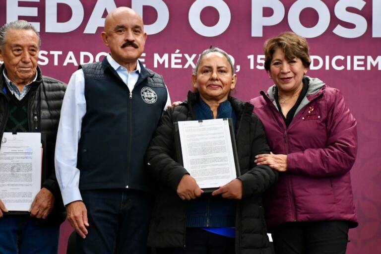 Gobernadora Delfina Gómez Álvarez fortalece a las mujeres con la entrega de 2 mil 500 títulos de propiedad