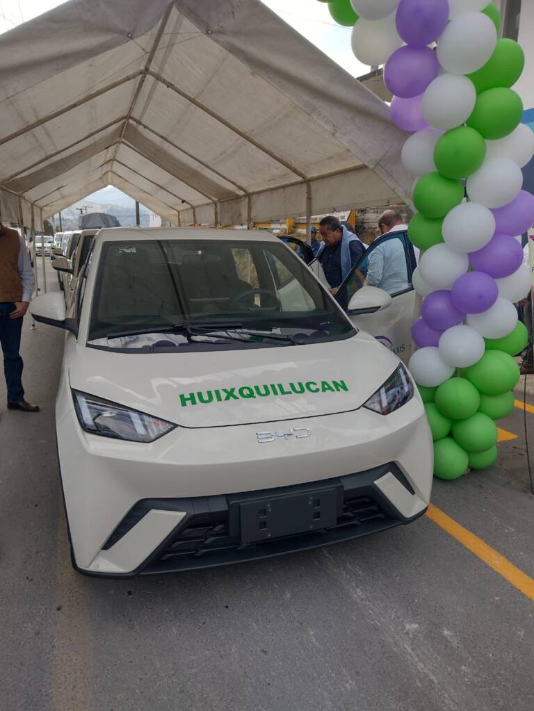 Comienzan a circulan taxis 100% eléctricos en el EdoMéx; Gobernadora Delfina Gómez Álvarez impulsa un transporte público amigable con el medio ambiente