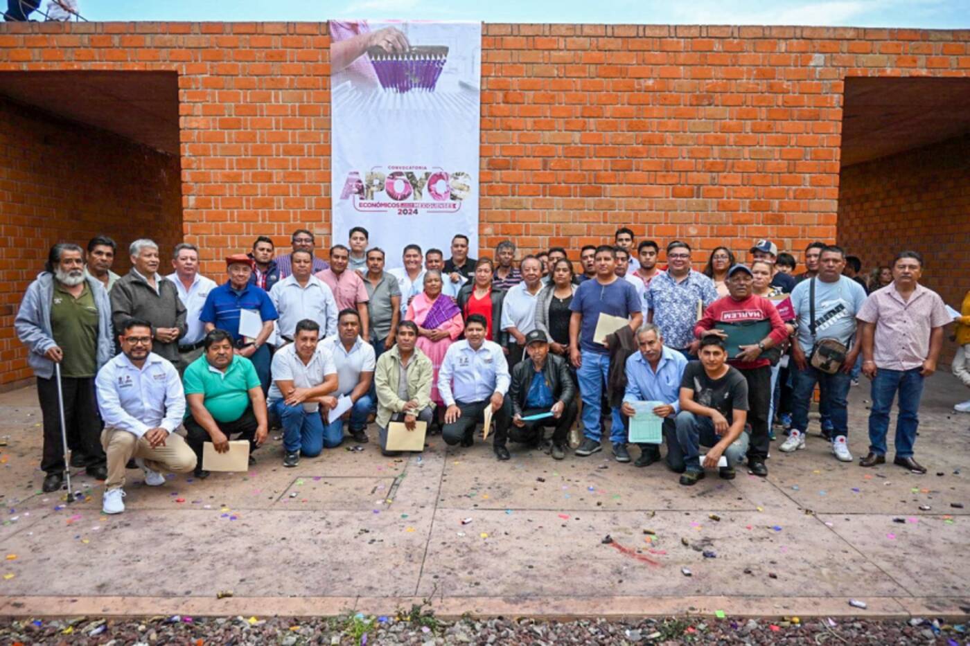Entrega GEM apoyos a productores de pirotecnia para mejorar la seguridad e infraestructura de sus talleres