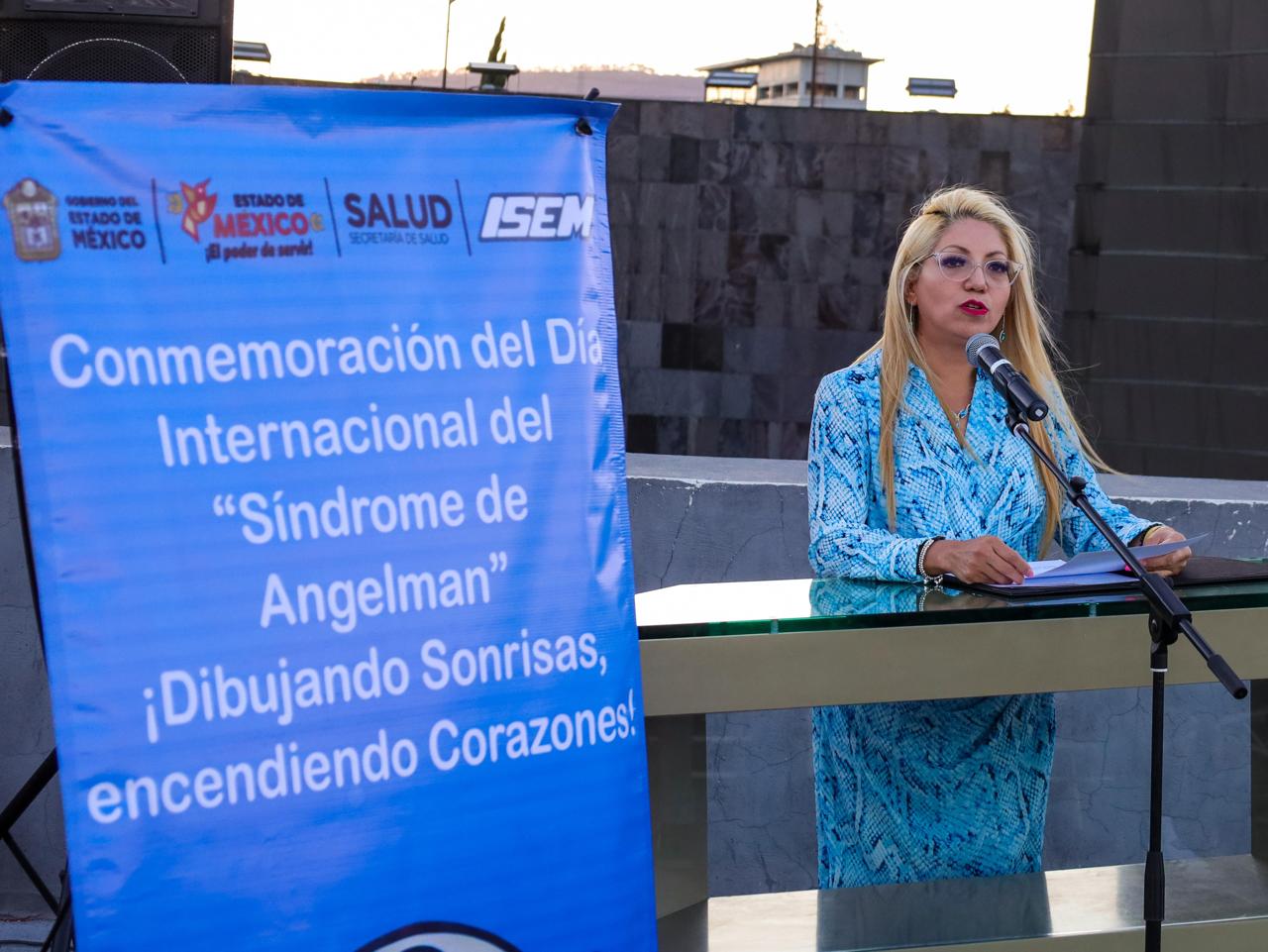 EdoMéx ilumina de azul las Torres Bicentenario para concientizar sobre el Síndrome de Angelman