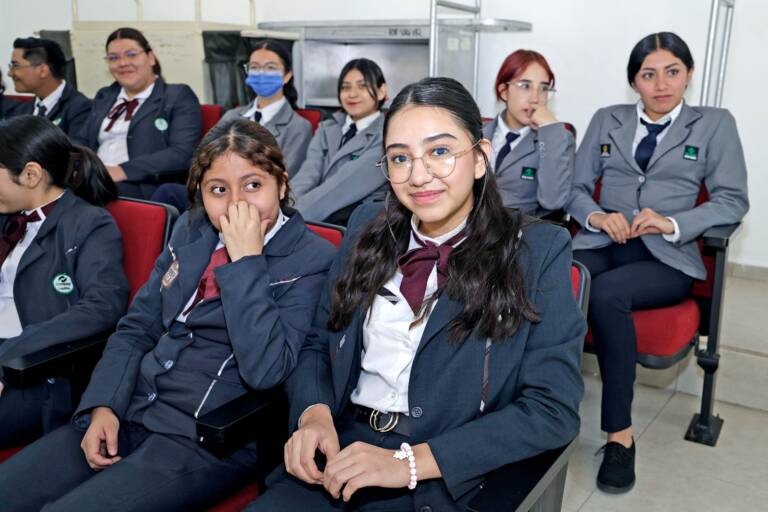 Más de 180 mil jóvenes se registran para estudiar el bachillerato en el Estado de México