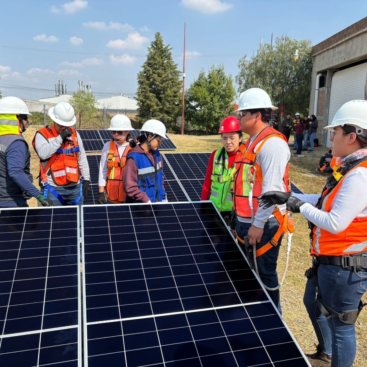 Certificaciones en energía solar fortalecen la transición verde en Puebla